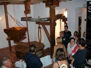 Noticia diario Jaén:Cazorla-. La Casa de la Luz y el Molino Harinero atraen a los turistas