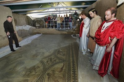 Noticia Ideal de Jaén:El pueblo íbero y el romano regresan a Cástulo a través de visitas teatralizadas