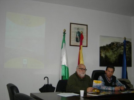Noticia El Condado Ahora:Asodeco presenta los folletos de promoción de Castellar y Chiclana de Segura