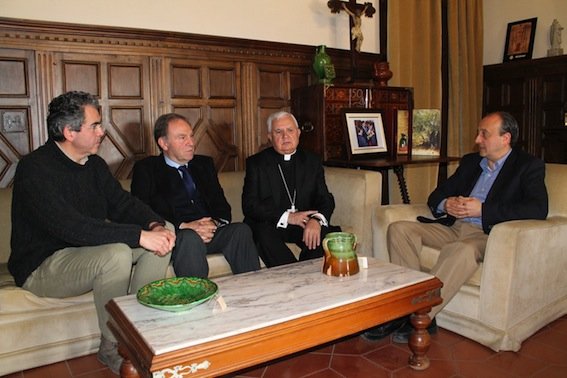 Noticia IDEAL:Acuerdo entre el Obispado y una fundación privada para garantizar el futuro de San Lorenzo