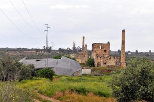 Noticia IDEAL:Diputación inicia los estudios arqueológicos de los edificios Cornish de la mina Los Lores