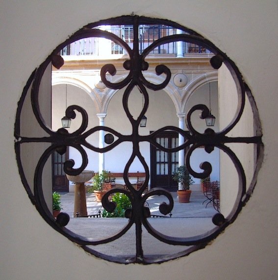 Noticia IDEAL:Apertura de patios centenarios en el décimo aniversario de la declaración como Patrimonio de la Humanidad