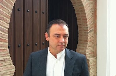 Noticia IDEAL:Jesús Sánchez Adalid estará en el Certamen Internacional de Novela Histórica