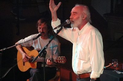 'Toser y cantar', lo último de Javier Krahe en Café Central de Baeza