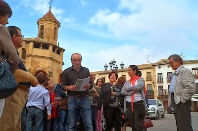 Noticia IDEAL:Visita al Palacio Vela de los Cobos para colaborar con el Certamen de Novela Histórica