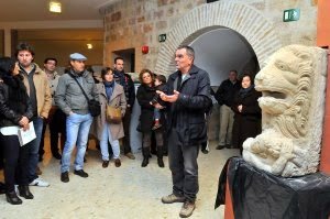 Noticia IDEAL:El Museo se llena de valientes para luchar contra el león de Cástulo