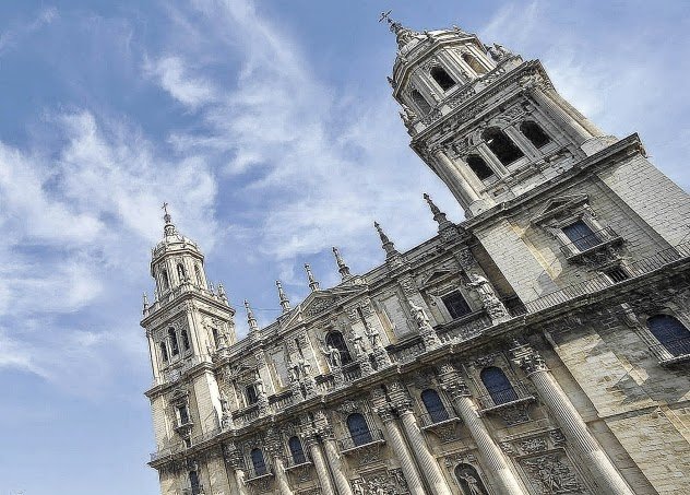 Diario Jaén:Los jiennenses cierran filas en torno a la joya de Vandelvira