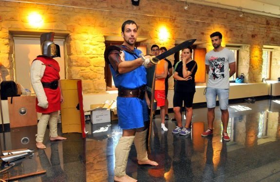 Noticia IDEAL:Los gladiadores romanos de Cástulo toman Linares