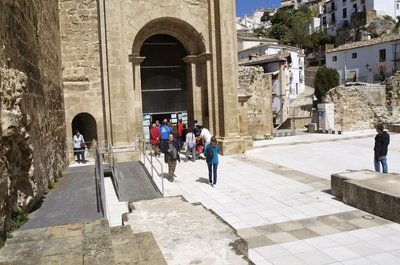Noticia IDEAL:Jaén, abierto en agosto