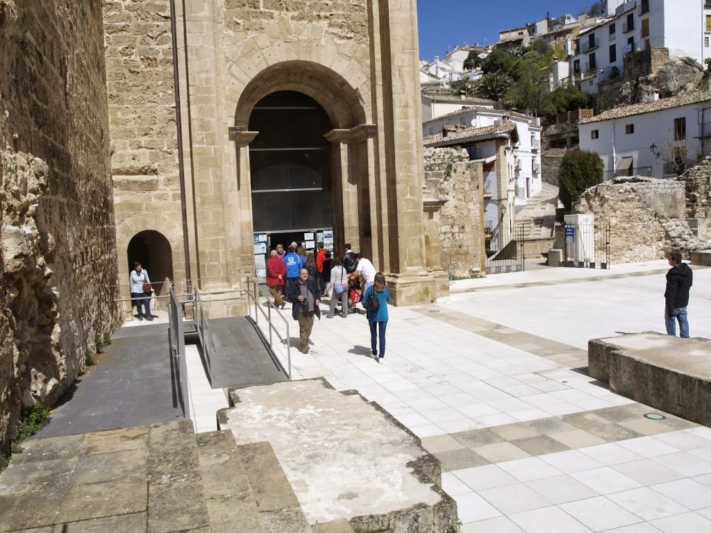 Noticia IDEAL:Jaén, abierto en agosto