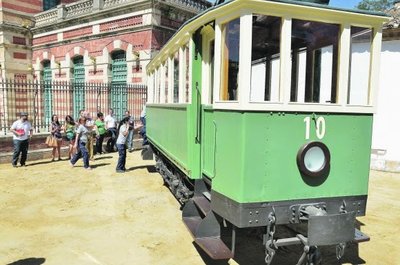 Diario Jaén:El lado más turístico del tranvía ya rehabilitado en Linares