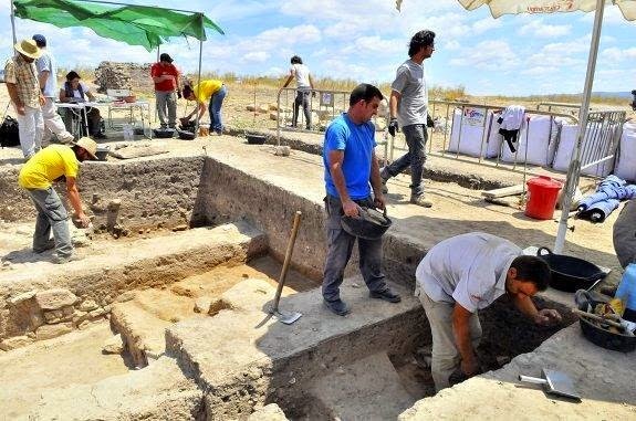 Noticia IDEAL:Forum MMX y el Ayuntamiento solicitan un nuevo proyecto de investigación en Cástulo