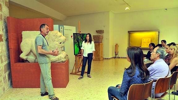 Noticia IDEAL:El Ayuntamiento aborda el regreso del león a Cástulo