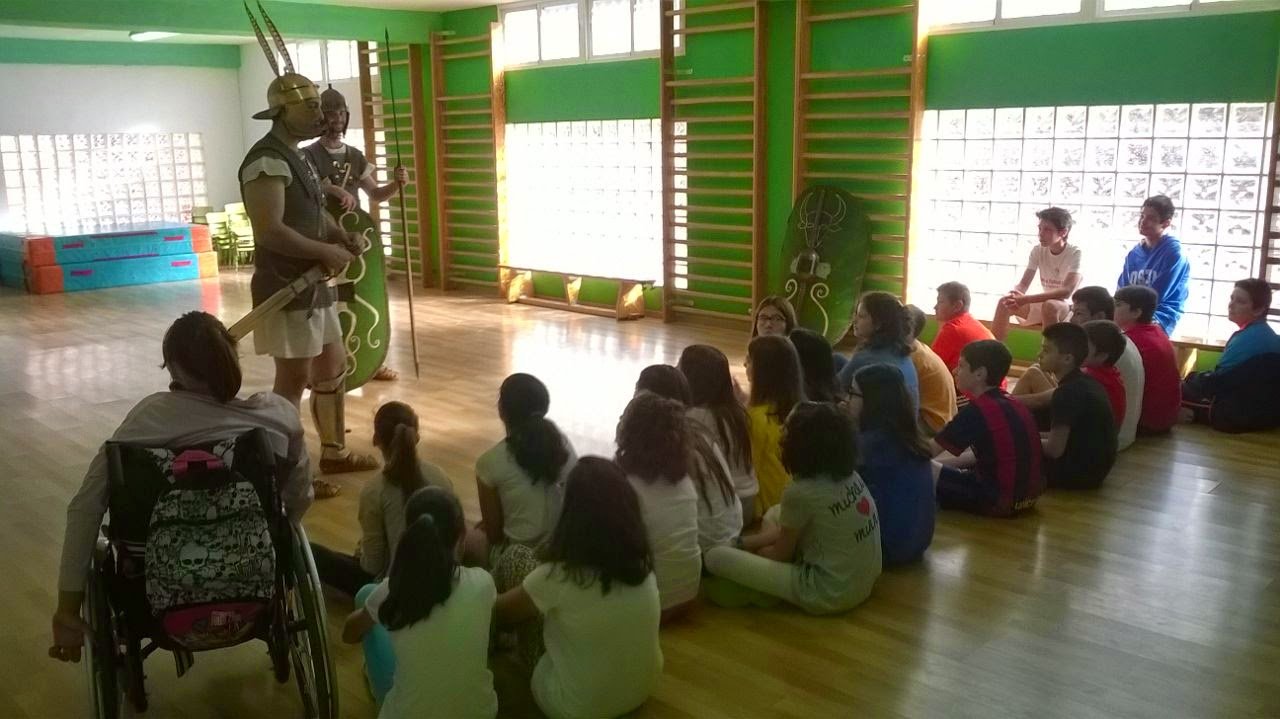 Empiezan los talleres del ejercito romano en los centros educativos.