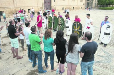 Legionarios romanos conquistan la Plaza de Vázquez de Molina