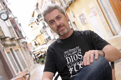Se buscan lectores y mecenas