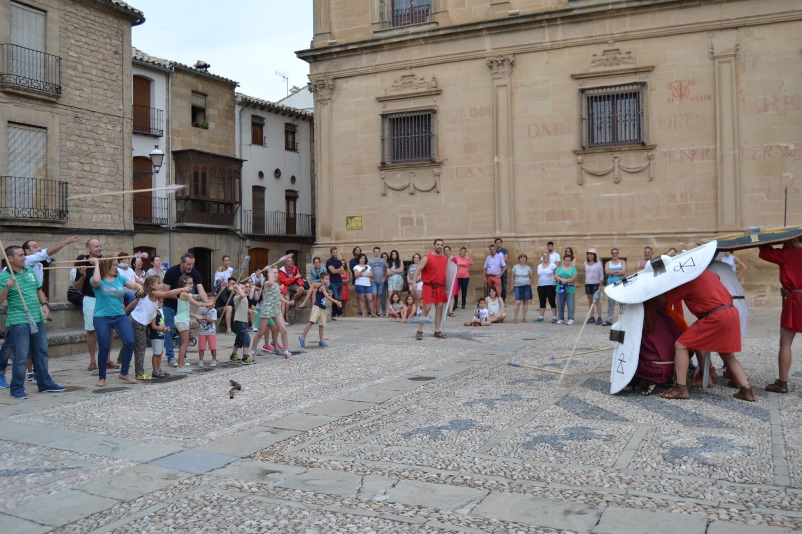 Un taller de pequeños legionarios con el Grupo de Recreación del Certamen de Novela Histórica
