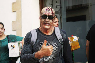 Campaña “Pon un zombi y un libro en tu vida”