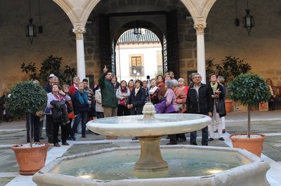 Una visita guiada gratuita donde los espíritus se alían con el Certamen Internacional de Novela Histórica “Ciudad de Úbeda”