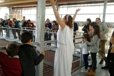 Un mes de abril viajando con teatralizadas de Iberos en Cástulo y la Cámara de Toya