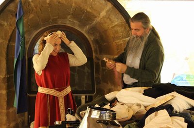 Imagen del taller de vestuario medieval del sábado