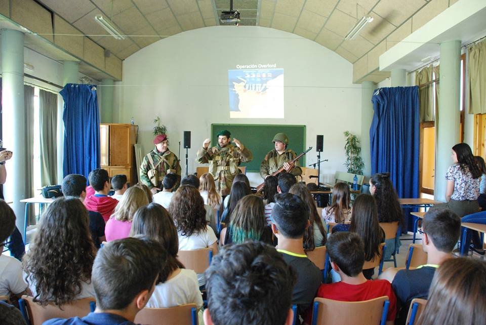 Charla sobre el Desembarco de Normandia con el Grupo de Recreación del Certamen