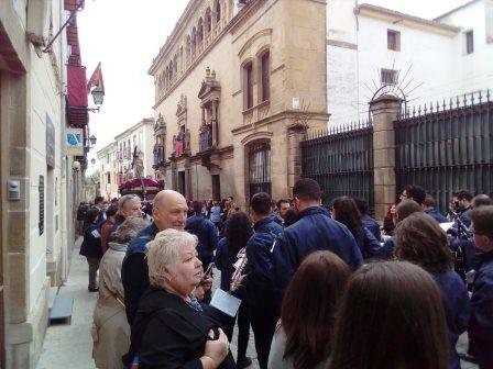 La procesión de Jesús de la Caída, desde los balcones del Palacio Vela de los Cobos